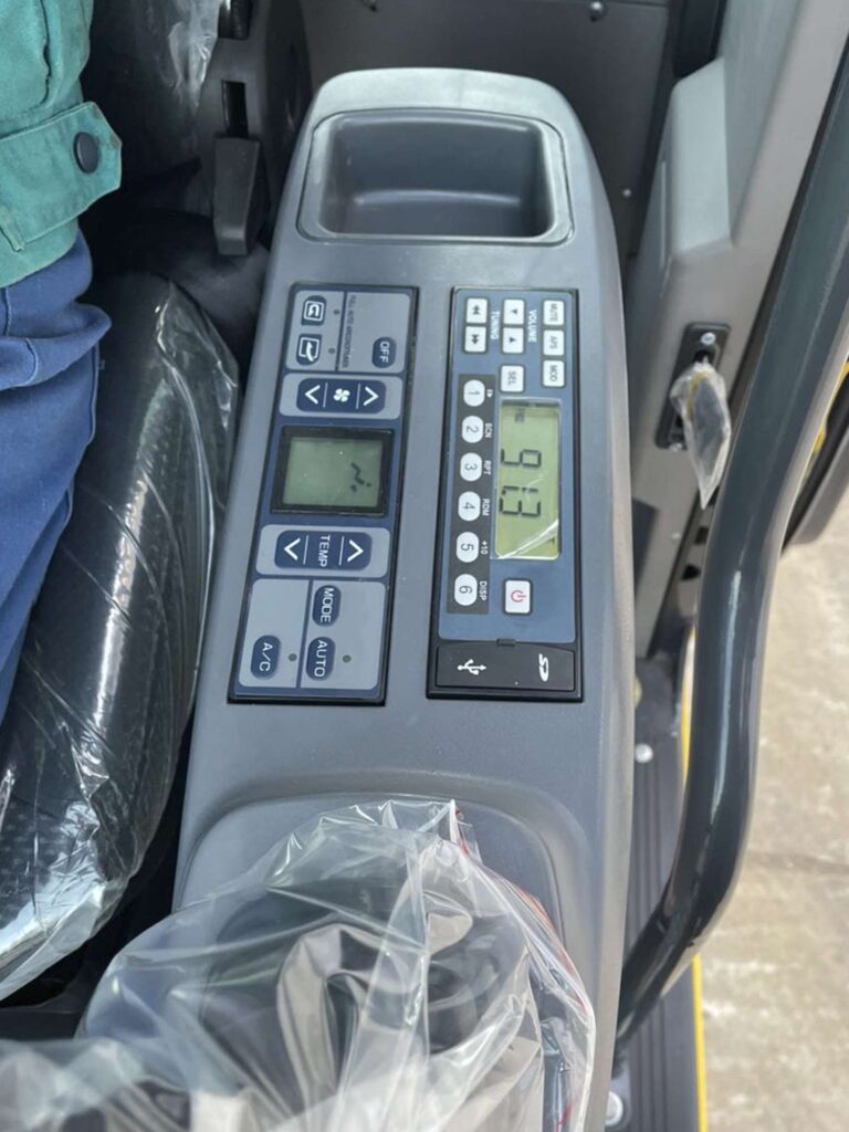 Excavadora-LX210-8-20